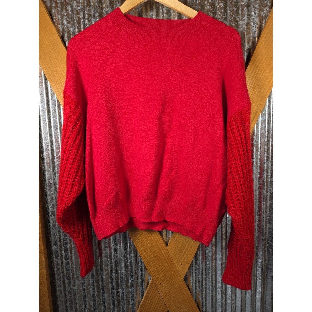 Vici Red Sweater With Cable Knit Sleeves. Size XS‎